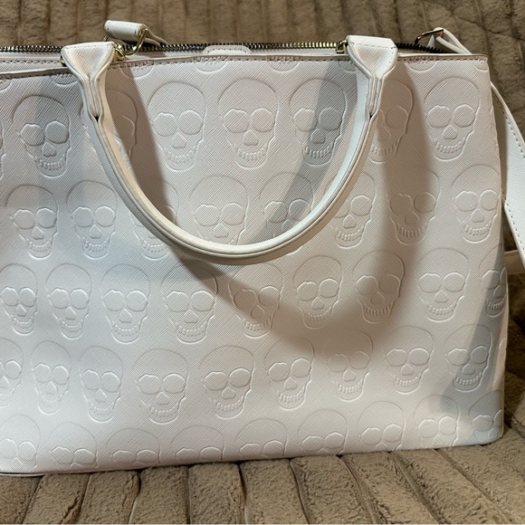 Betsey Johnson Skull Bag - Picture 3 of 6